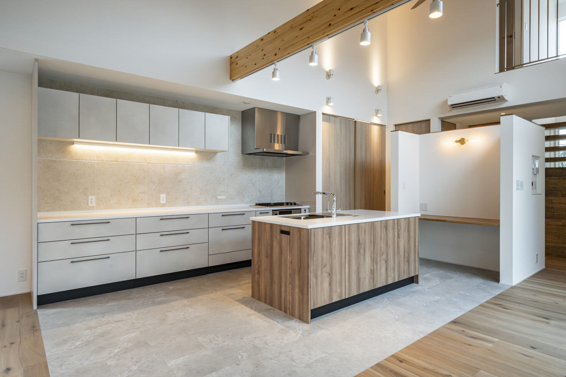 所沢市-注文住宅-テラスを眺める家-キッチン