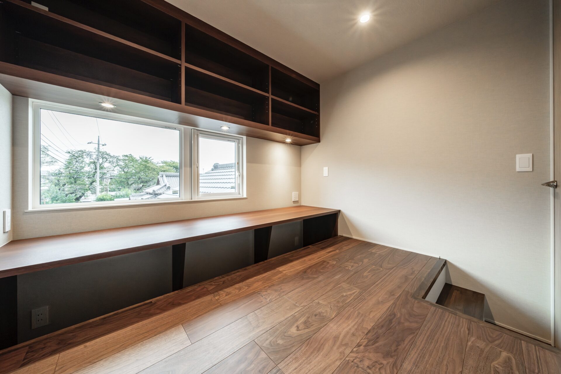 所沢市-注文住宅-テラスを眺める家-書斎
