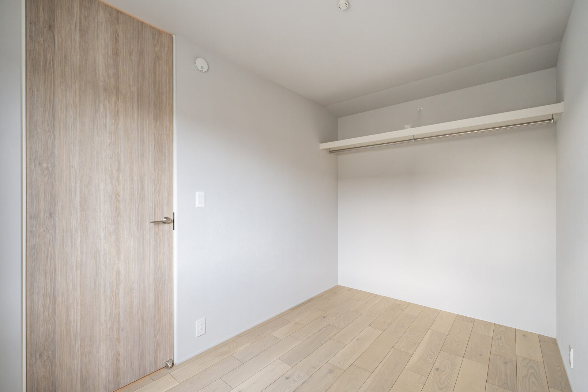 所沢市-注文住宅-テラスを眺める家-居室