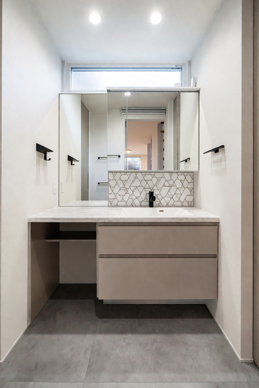 11.武蔵野市注文住宅_横田邸_洗面化粧台