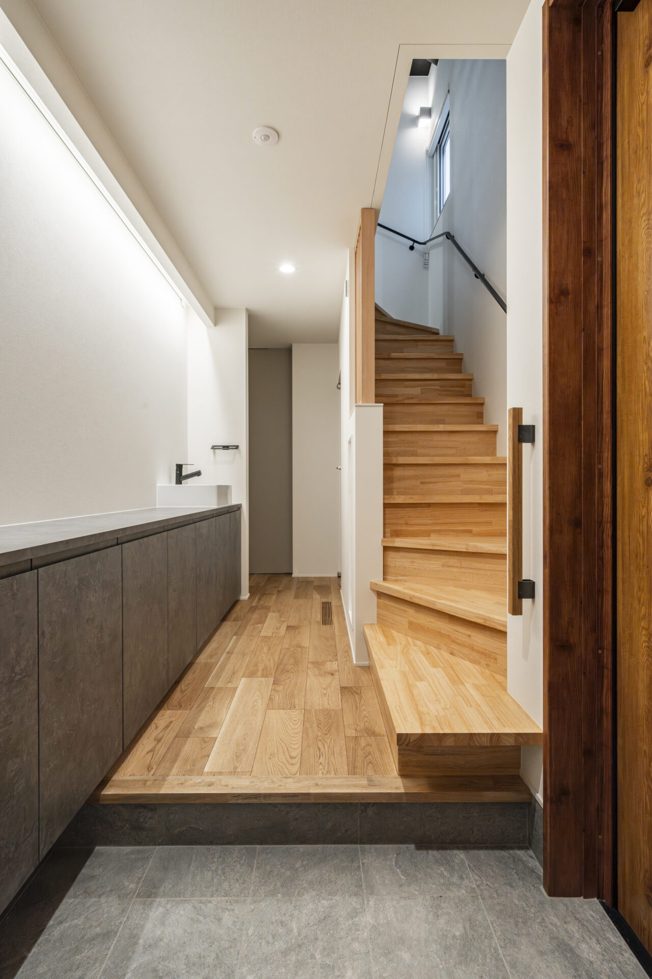 1.武蔵野市注文住宅_横田邸_玄関1