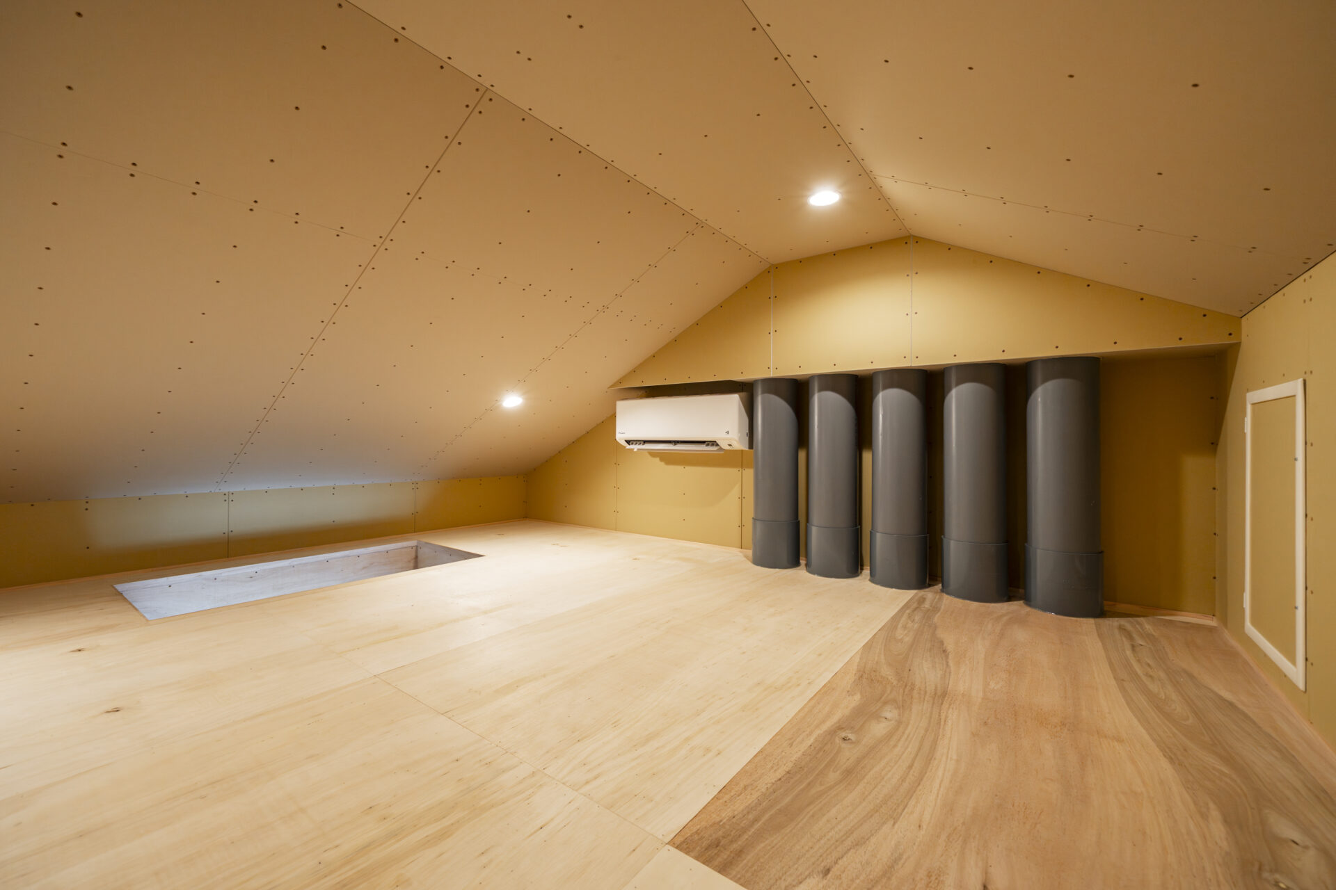 23.練馬区_S邸_SE構法_2世帯注文住宅_小屋裏エアコン